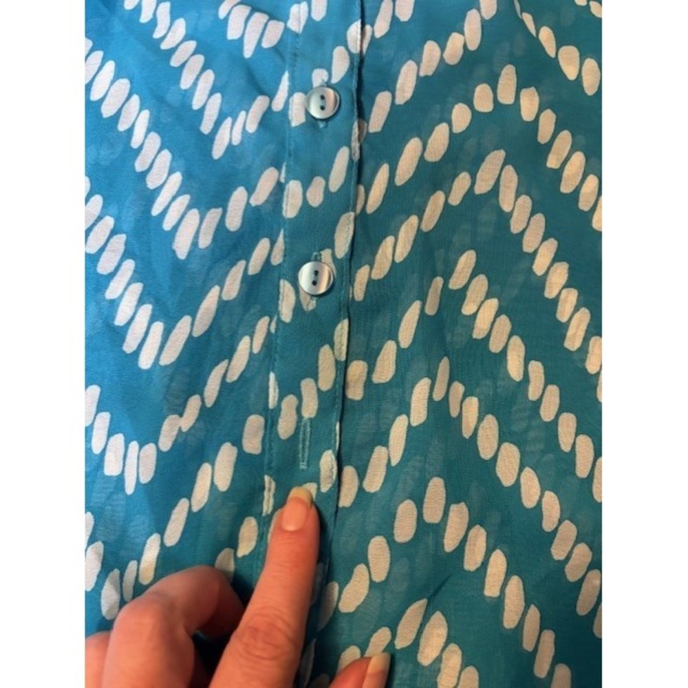 By & By short sleeve blouse, teal with white pattern, size medium - Picture 4 of 11